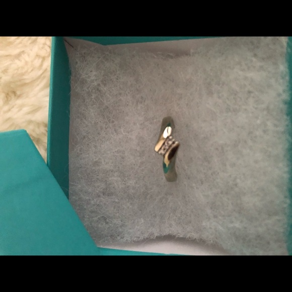 3 diamond promise ring - Picture 2 of 8